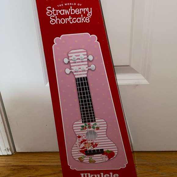 Novelty Strawberry Shortcake Ukulele. New in box. - Picture 5 of 6